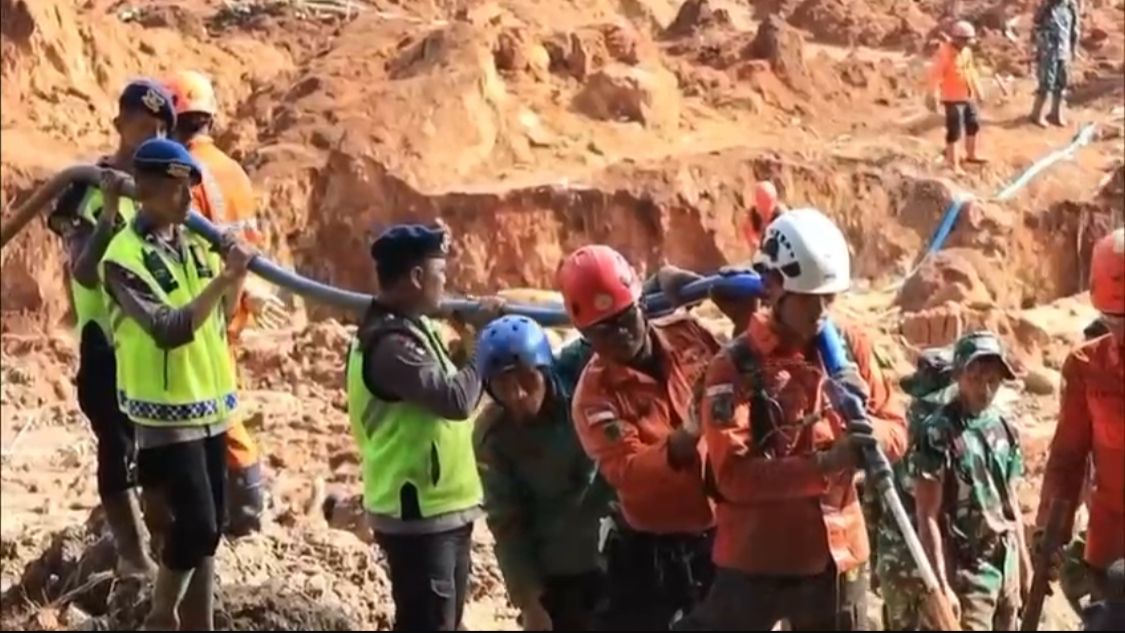 Satbrimob Polda Jateng Temukan Dua Korban Meninggal Dunia dalam Operasi SAR Longsor Majenang