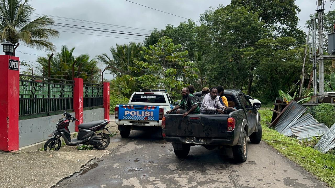 Korowai Memanggil Nurani: Solidaritas Warga Menguat di Tengah Penembakan Pilot, Empat Pelaku Diamankan dan Pengamanan Bandara Diperketat