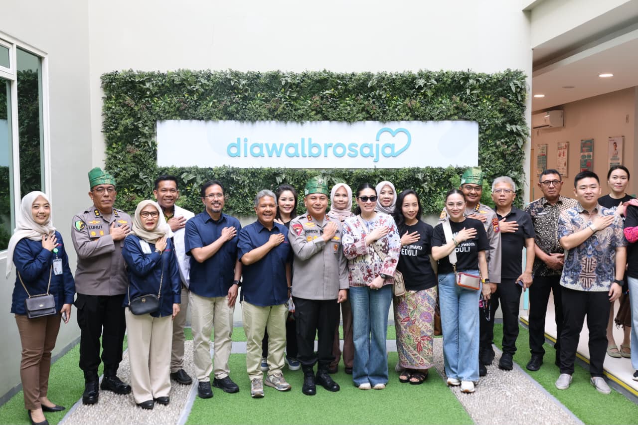 Kolaborasi Kemanusiaan, Polda Riau Bantu 310 Warga Ikut Operasi Katarak Gratis